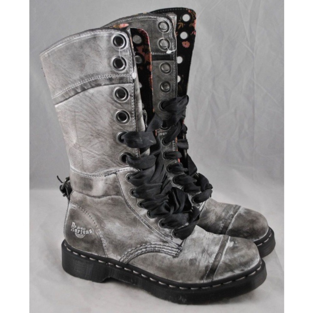 Dr Martens Triumph black floral